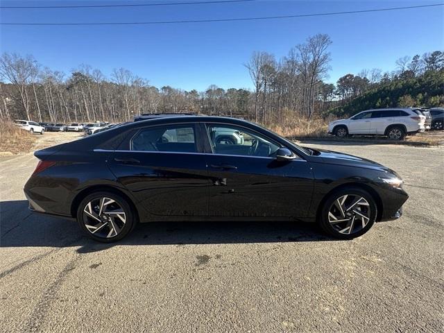 new 2025 Hyundai Elantra car, priced at $27,621