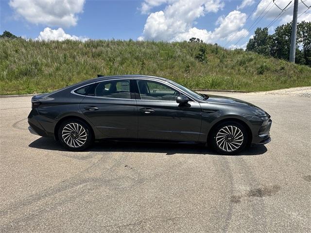 new 2025 Hyundai Sonata Hybrid car, priced at $37,889