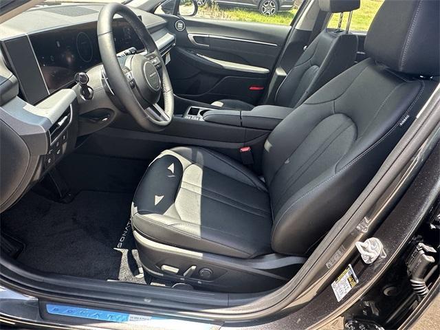 new 2025 Hyundai Sonata Hybrid car, priced at $37,889