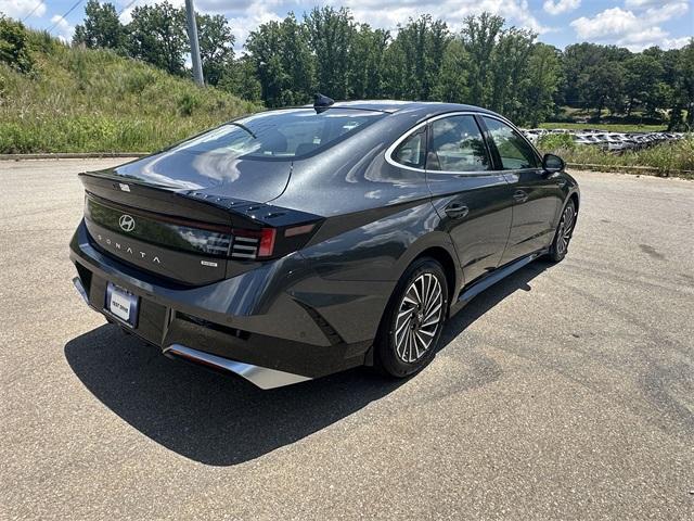 new 2025 Hyundai Sonata Hybrid car, priced at $37,889