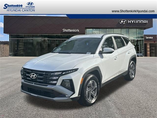 new 2025 Hyundai TUCSON Hybrid car, priced at $31,580