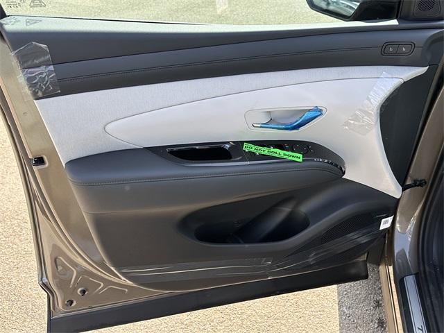 new 2025 Hyundai TUCSON Hybrid car, priced at $38,673