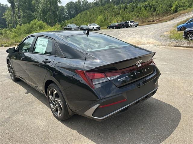 new 2025 Hyundai Elantra car, priced at $23,372