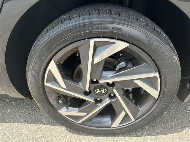 new 2025 Hyundai Elantra car, priced at $23,372
