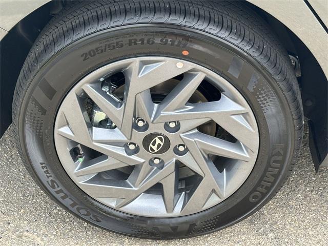 new 2025 Hyundai ELANTRA HEV car, priced at $26,676