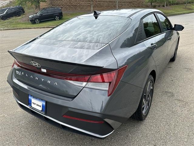 new 2025 Hyundai Elantra car, priced at $22,171