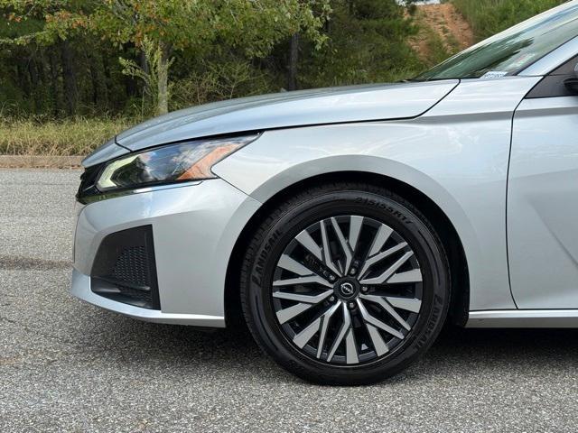 used 2023 Nissan Altima car, priced at $18,900