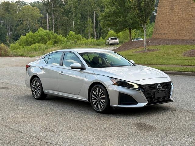 used 2023 Nissan Altima car, priced at $18,900