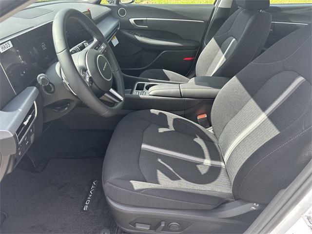 new 2025 Hyundai Sonata Hybrid car, priced at $31,877
