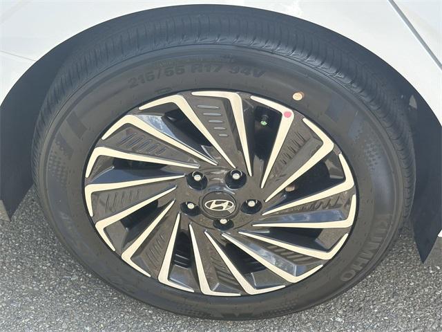 new 2025 Hyundai Sonata Hybrid car, priced at $31,877