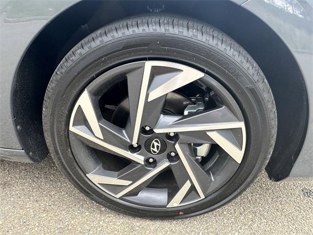 new 2025 Hyundai Elantra car, priced at $21,267