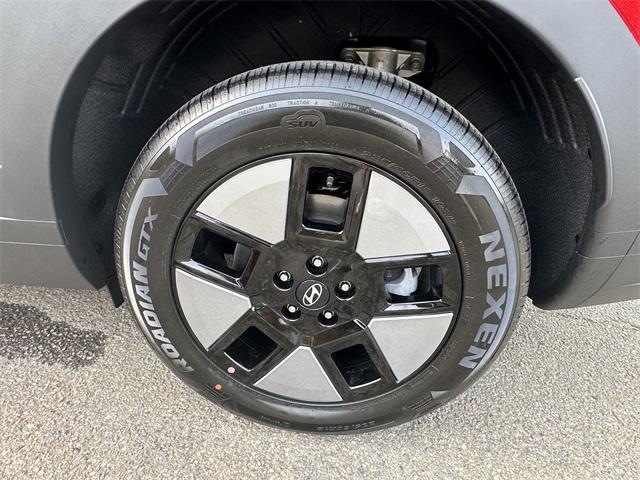 new 2025 Hyundai SANTA FE HEV car, priced at $35,670