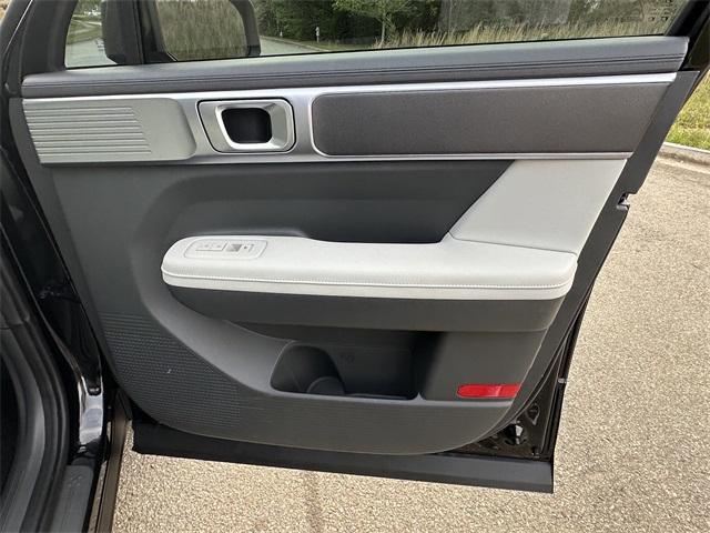 new 2025 Hyundai SANTA FE HEV car, priced at $35,670