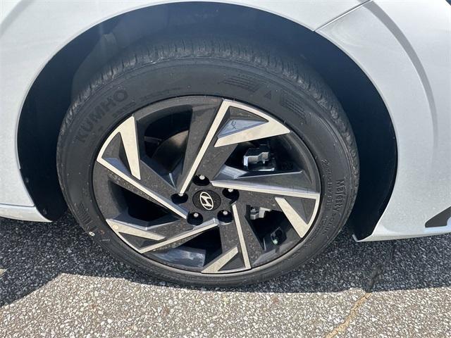 new 2025 Hyundai Elantra car, priced at $23,159