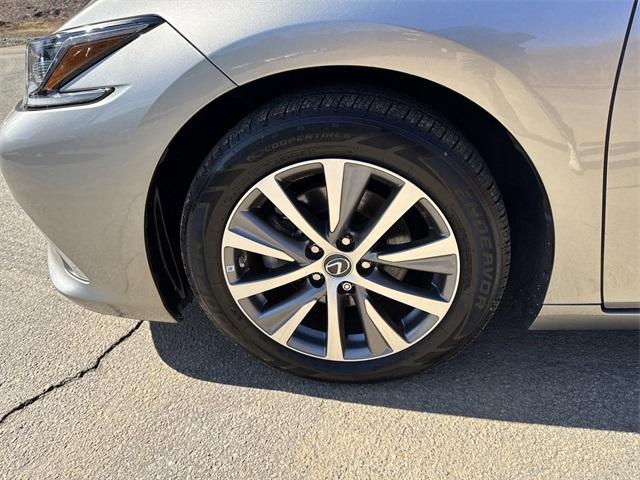 used 2020 Lexus ES 300h car, priced at $32,702