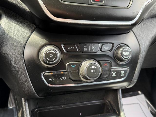 used 2019 Jeep Cherokee car, priced at $12,900