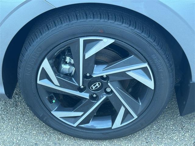 new 2025 Hyundai Elantra car, priced at $23,385