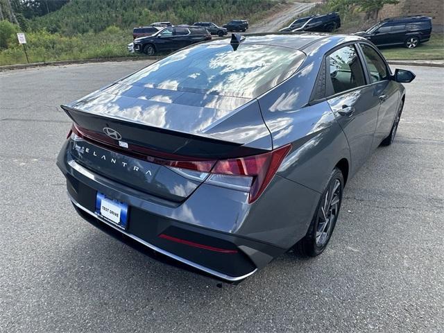 new 2025 Hyundai Elantra car, priced at $21,216