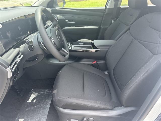 new 2025 Hyundai TUCSON Hybrid car, priced at $30,830