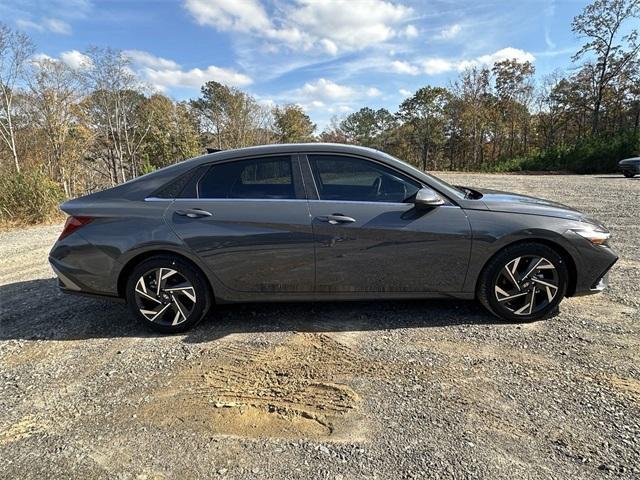 new 2025 Hyundai Elantra car, priced at $25,316