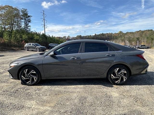 new 2025 Hyundai Elantra car, priced at $25,316