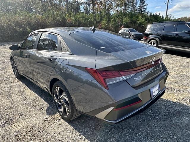 new 2025 Hyundai Elantra car, priced at $25,316