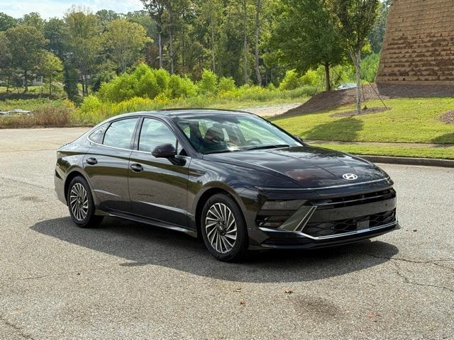 new 2025 Hyundai Sonata Hybrid car, priced at $35,265