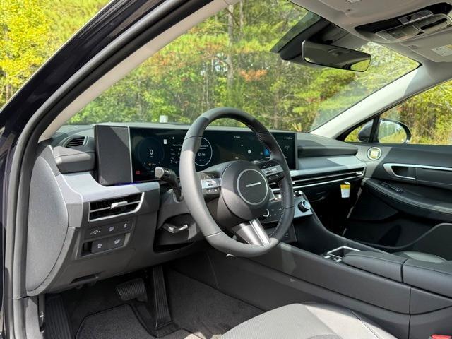 new 2025 Hyundai Sonata Hybrid car, priced at $35,265