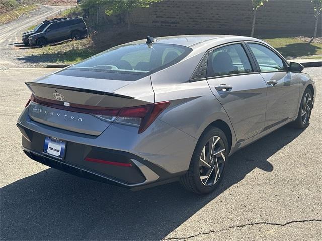 new 2025 Hyundai Elantra car, priced at $21,659