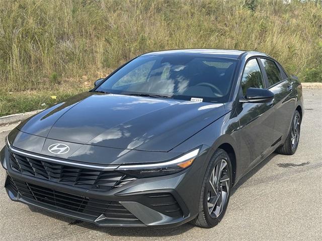 new 2025 Hyundai Elantra car, priced at $21,706