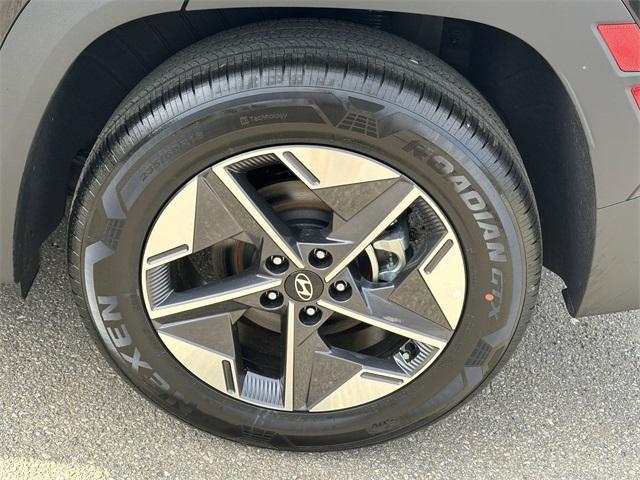 new 2025 Hyundai Tucson car, priced at $27,213