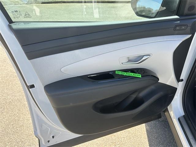 new 2025 Hyundai TUCSON Hybrid car, priced at $40,140