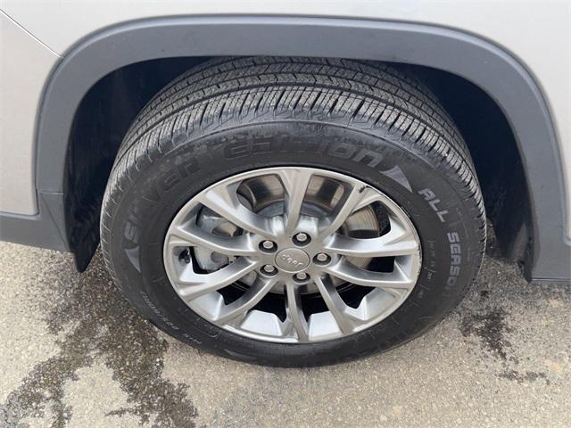 used 2019 Jeep Cherokee car, priced at $16,565