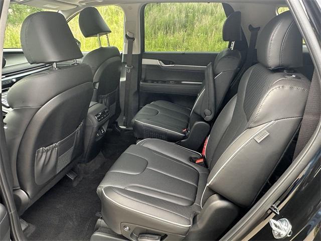 new 2025 Hyundai Palisade car, priced at $43,829
