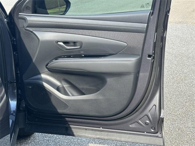 new 2025 Hyundai TUCSON Hybrid car, priced at $39,592