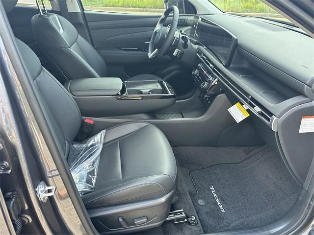 new 2025 Hyundai TUCSON Hybrid car, priced at $39,592