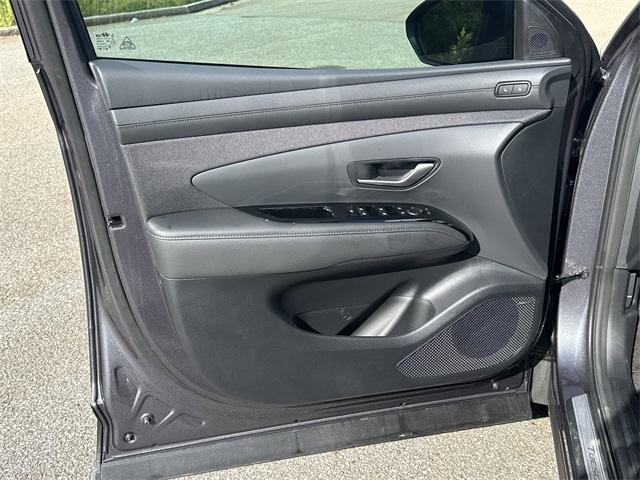 new 2025 Hyundai TUCSON Hybrid car, priced at $39,592