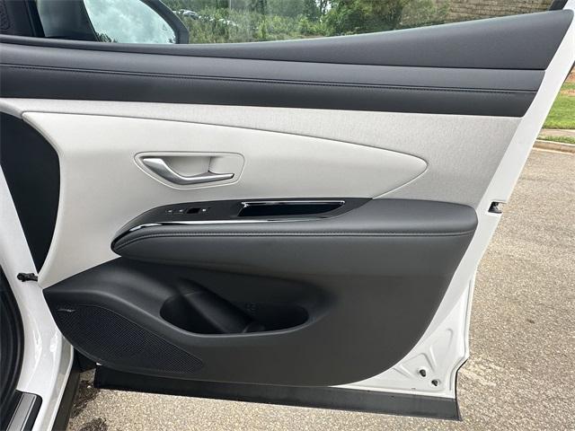 new 2025 Hyundai TUCSON Hybrid car, priced at $42,955