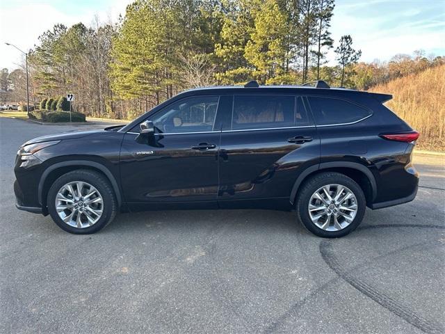 used 2021 Toyota Highlander Hybrid car, priced at $35,814