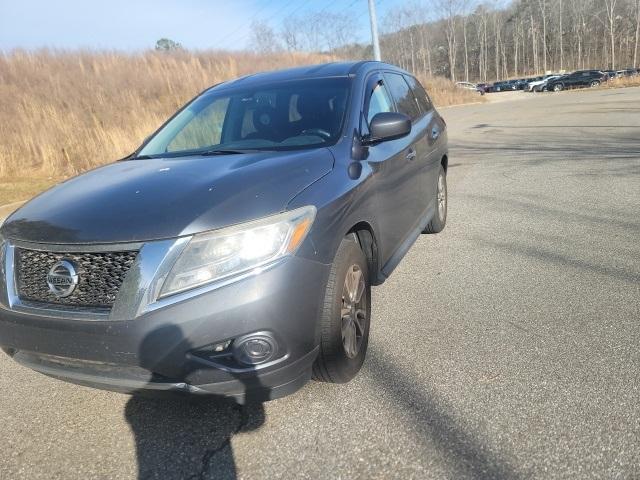 used 2013 Nissan Pathfinder car, priced at $9,995