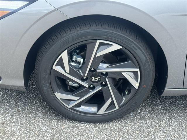 new 2025 Hyundai Elantra car, priced at $22,672