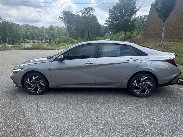 new 2025 Hyundai Elantra car, priced at $22,672