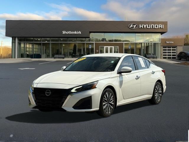used 2023 Nissan Altima car, priced at $19,900