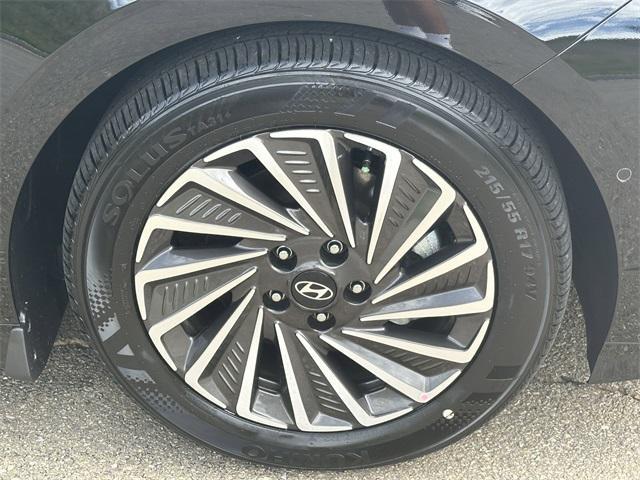 new 2025 Hyundai Sonata Hybrid car, priced at $37,703