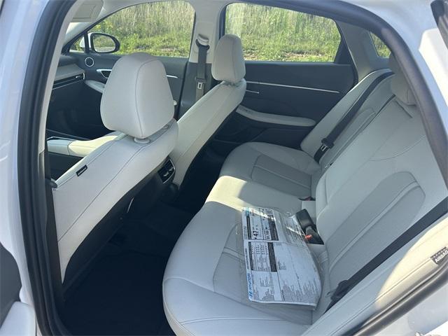 new 2025 Hyundai Sonata Hybrid car, priced at $31,521