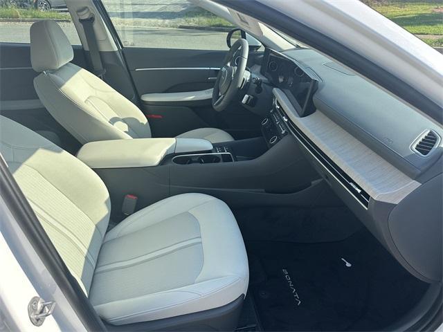 new 2025 Hyundai Sonata Hybrid car, priced at $31,521
