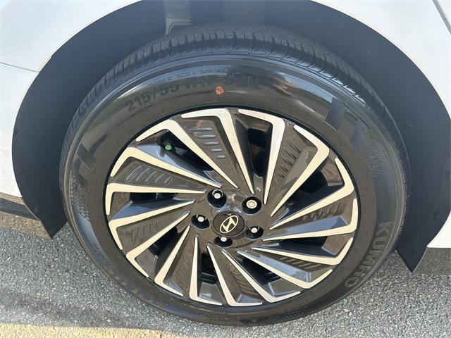 new 2025 Hyundai Sonata Hybrid car, priced at $31,521