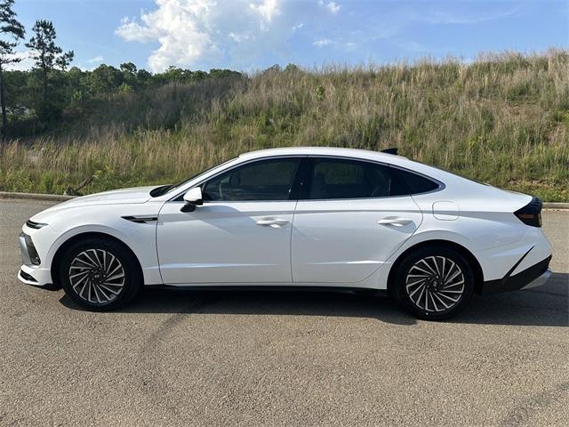 new 2025 Hyundai Sonata Hybrid car, priced at $31,521