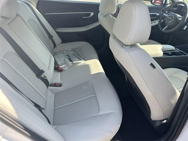 new 2025 Hyundai Sonata Hybrid car, priced at $31,521