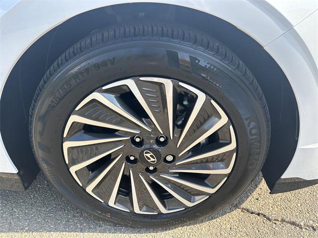 new 2025 Hyundai Sonata Hybrid car, priced at $31,521